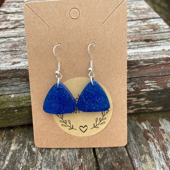💋2/$14💋 Feelin’ Blue Handmade Resin Earrings - Picture 1 of 1
